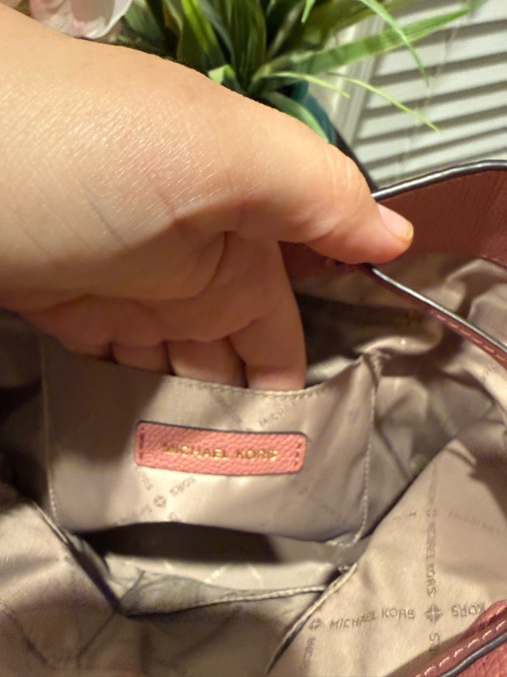 Michael Kors Rose Pink Leather Drawstring Bucket Shoulder Bag - Picture 5 of 5